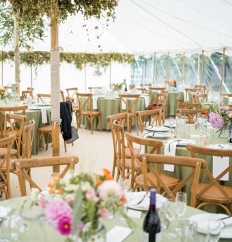 Rustic_marquee_flowers